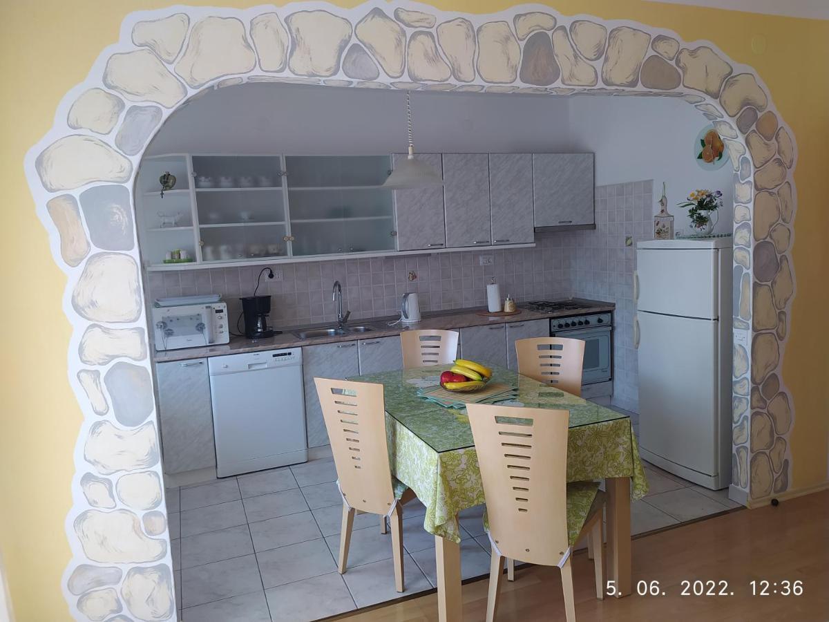 נובי ווינודולסקי Apartment Sara מראה חיצוני תמונה