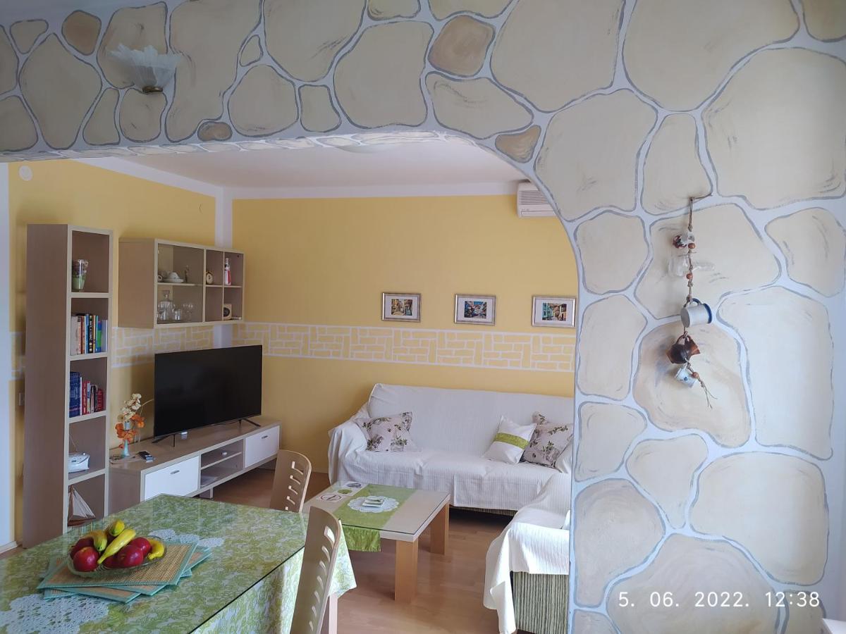נובי ווינודולסקי Apartment Sara מראה חיצוני תמונה